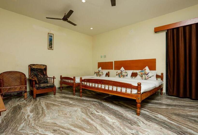 Deluxe Triple Room, Hara Rama Hare Krishna Rameswaram