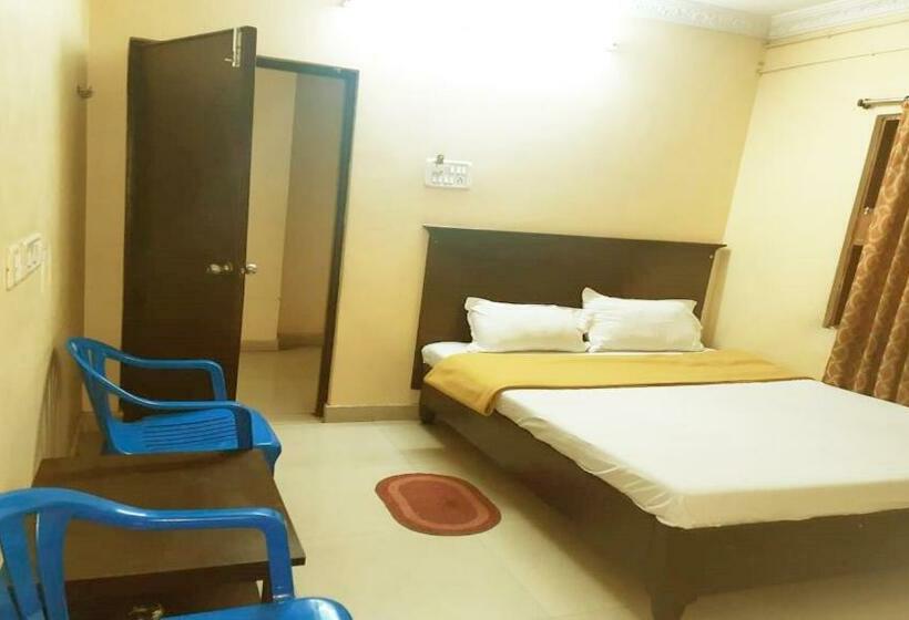 Номер Deluxe, Vishnu Residency Warangal