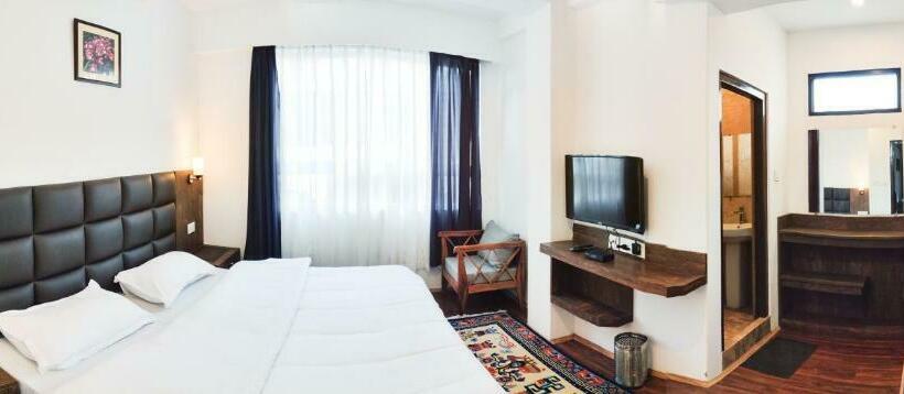 Chambre Deluxe, Yangbum