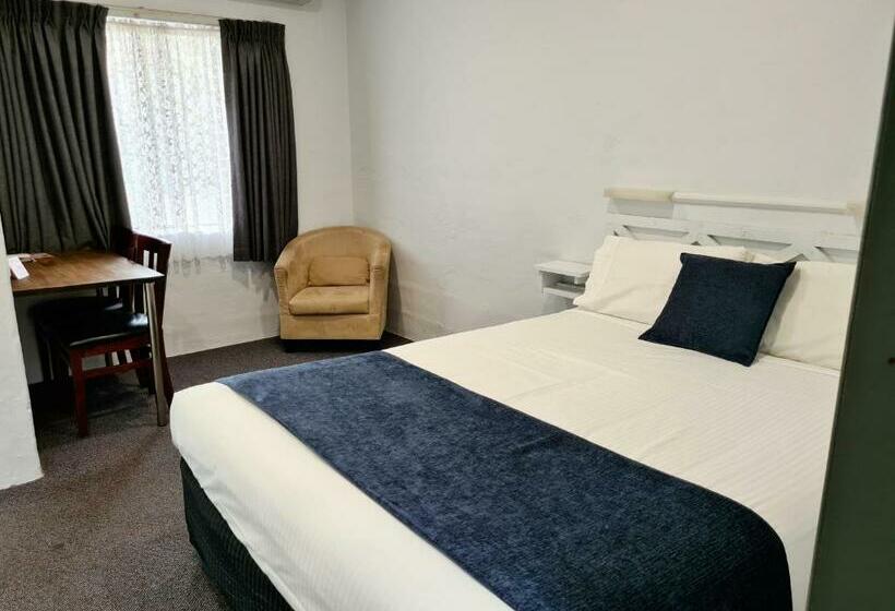 اتاق اکونومی, Parkes Federation Motel