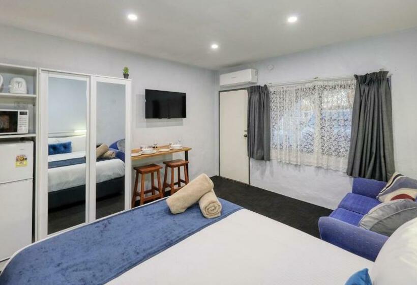 اتاق اکونومی, Parkes Federation Motel