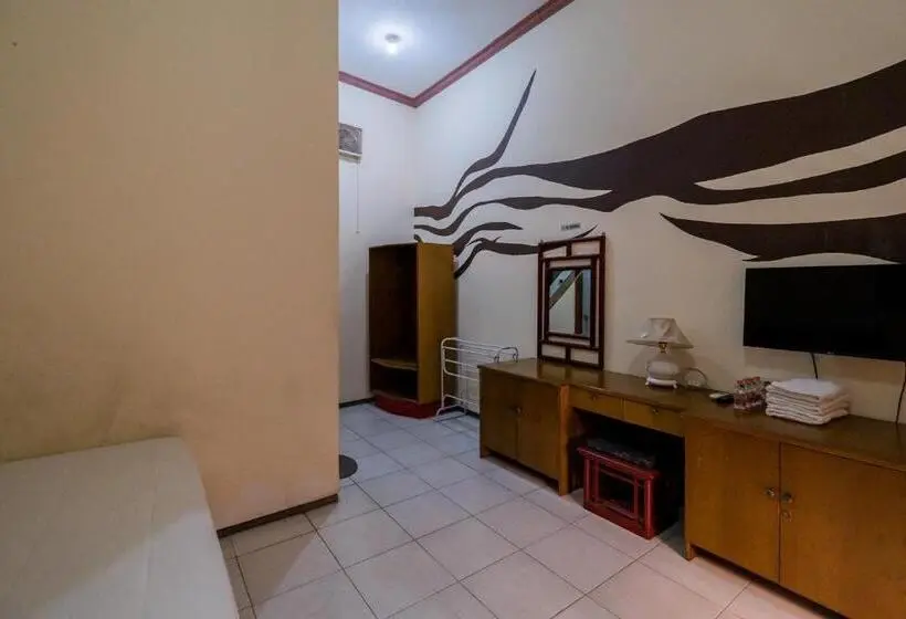 ファミリールーム, Urbanview Hotel Near Jatim Park 1 By Reddoorz