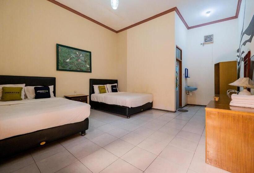 اتاق خانوادگی, Urbanview Hotel Near Jatim Park 1 By Reddoorz