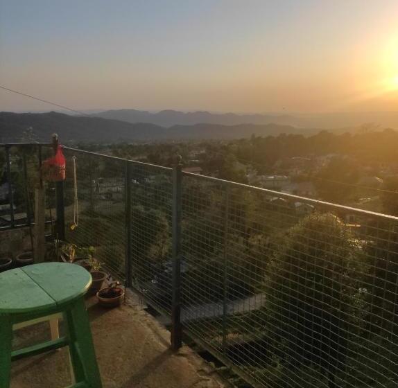 豪华家庭房间, Hill Veu Home Bir Billing