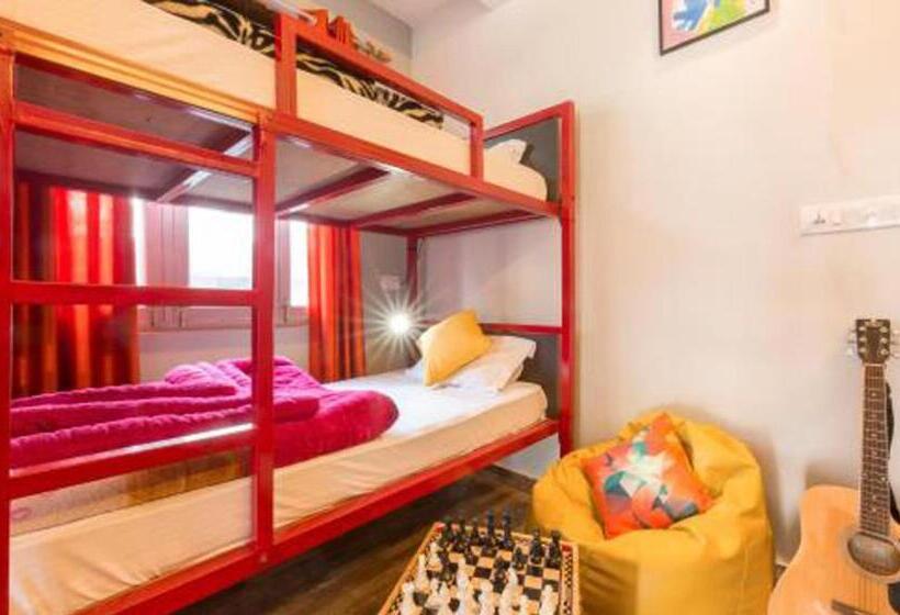 Кровать в Общей Комнате, The Trippy Tribe