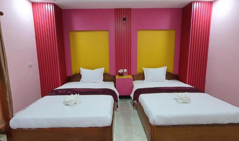 غرفة قياسية مزوَّدة بشُرفة, Pheng Chenda