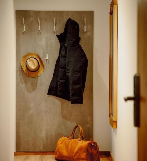 Апартаменты 3 Спальни, Uncle Jacks