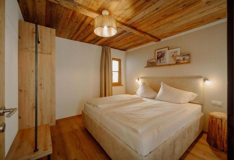 Апартаменты 3 Спальни, Uncle Jacks