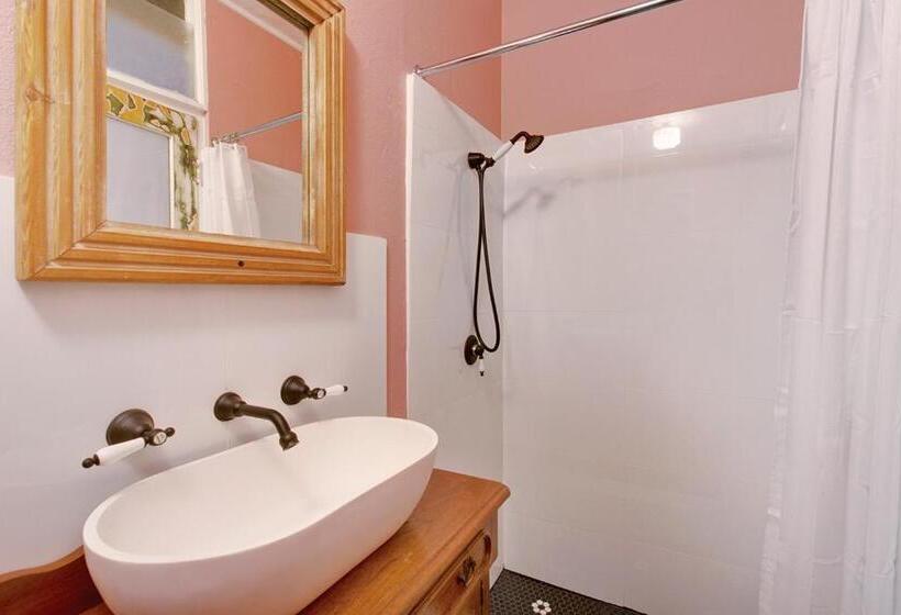 סטודיו משפחתי, Manly Waves Studios & Apartments