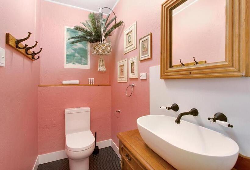 סטודיו משפחתי, Manly Waves Studios & Apartments