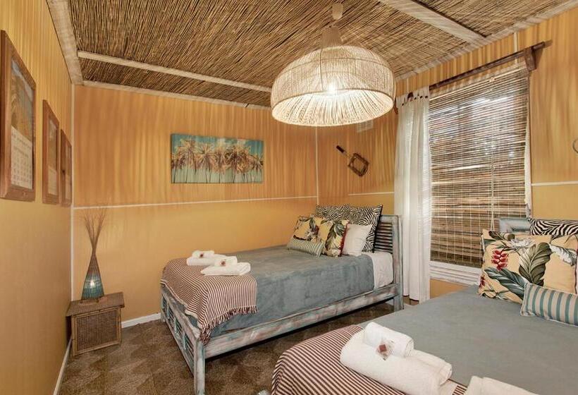 Семейное Студио, Manly Waves Studios & Apartments