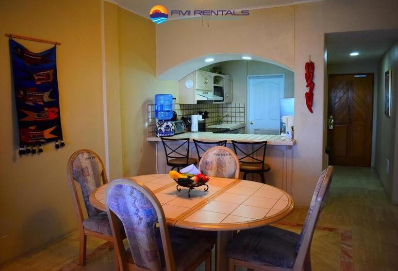 آپارتمان 2 خوابه, Marina Pinacate B 403