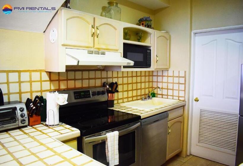 آپارتمان 2 خوابه, Marina Pinacate B 403