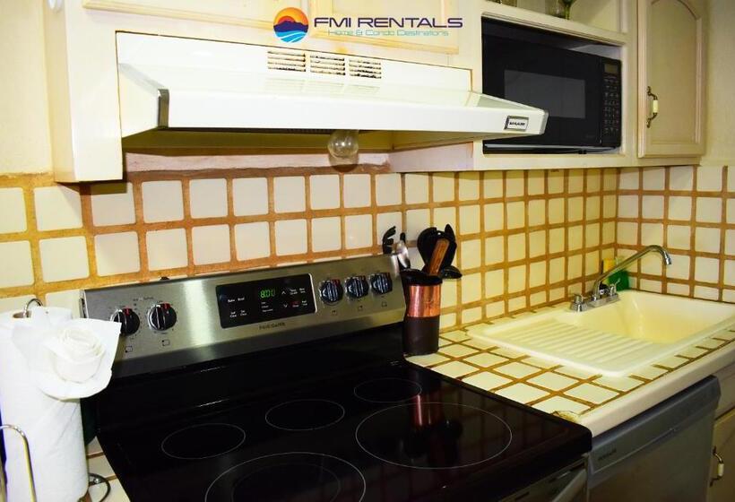 آپارتمان 2 خوابه, Marina Pinacate B 403