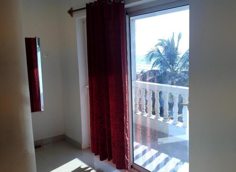 اتاق لوکس با بالکن و چشم‌انداز دریا, Baga Beach Exotica