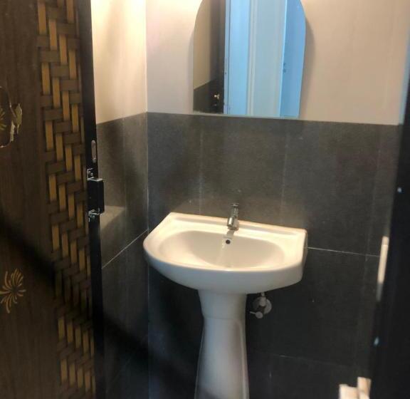 اتاق لوکس با بالکن و چشم‌انداز دریا, Baga Beach Exotica