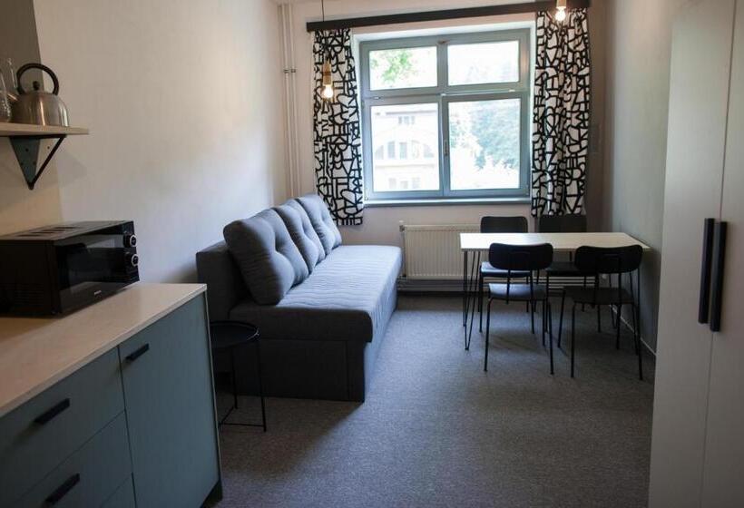 Family Suite, Spálov