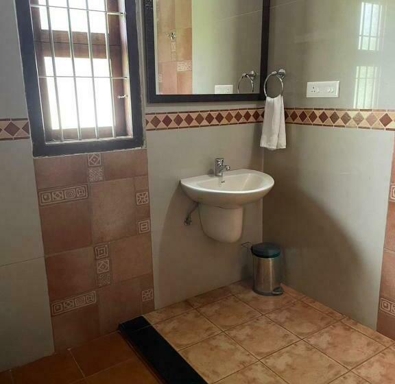 スタンダードルーム, Rasa Gurukul