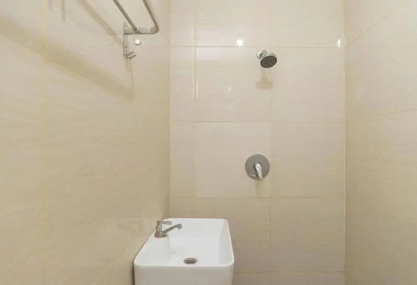 デラックスルーム, Reddoorz Plus Near Eka Hospital Bsd 5