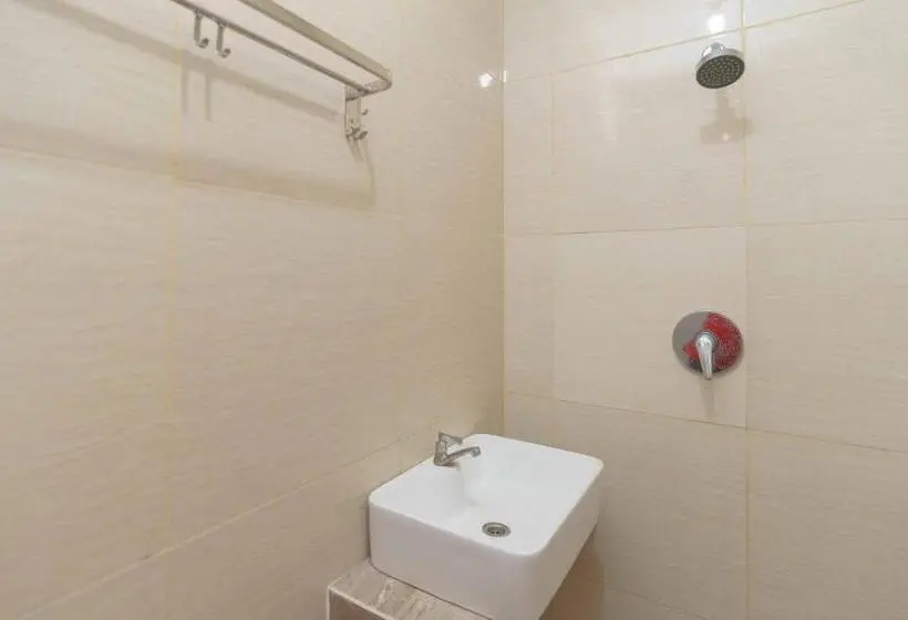 デラックスルーム, Reddoorz Plus Near Eka Hospital Bsd 5