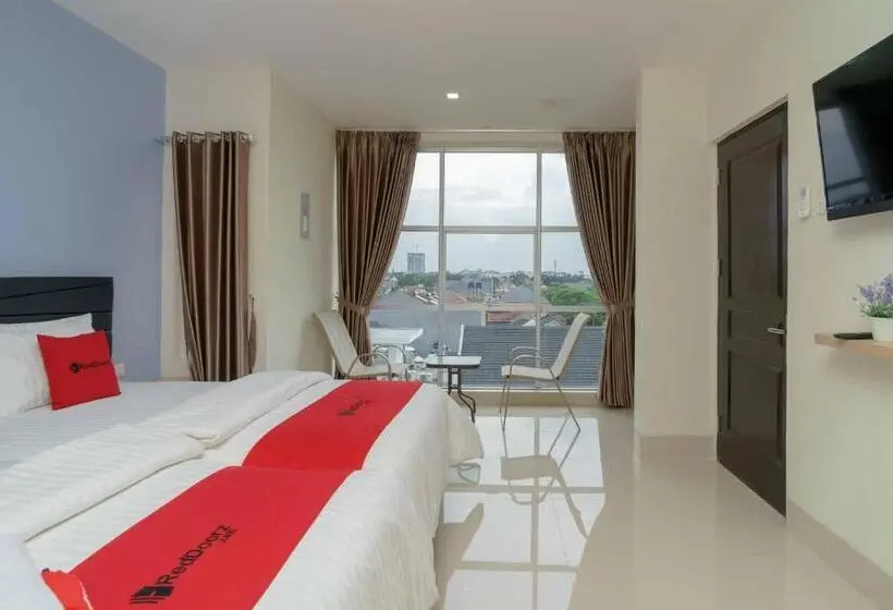デラックスルーム, Reddoorz Plus Near Eka Hospital Bsd 5