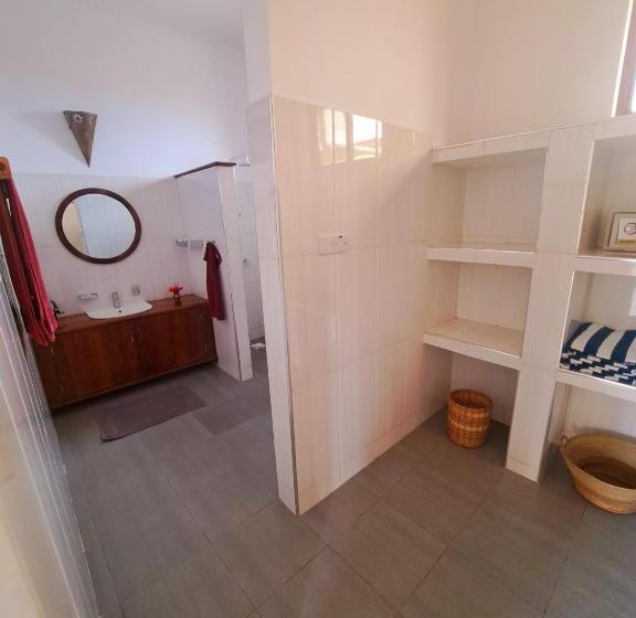 デラックスルーム, Mimi Na Wewe Villa