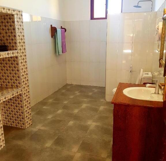 デラックスルーム, Mimi Na Wewe Villa