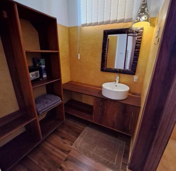 プールの見える１ベッドルームアパートメント, Mimi Na Wewe Villa