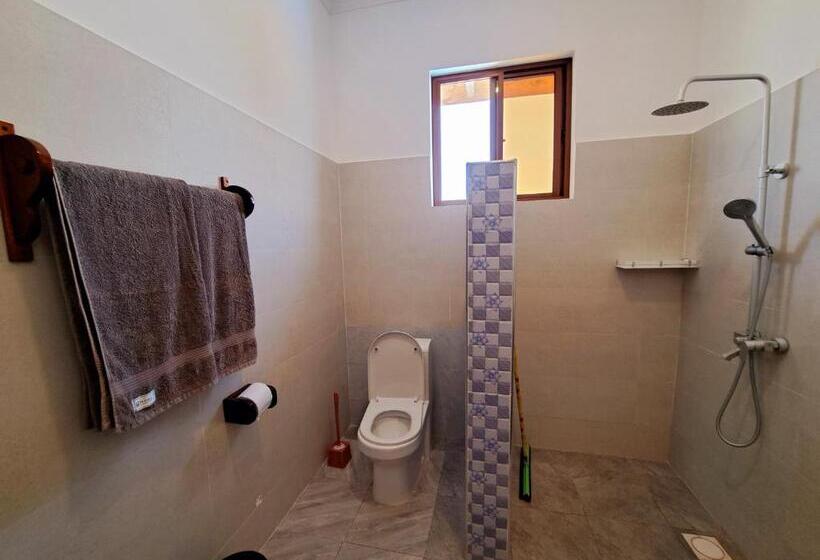 Номер Стандарт Вид на Бассейн, Mimi Na Wewe Villa