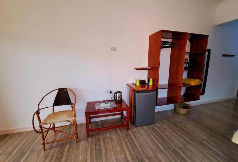 プールビュースタンダードルーム, Mimi Na Wewe Villa