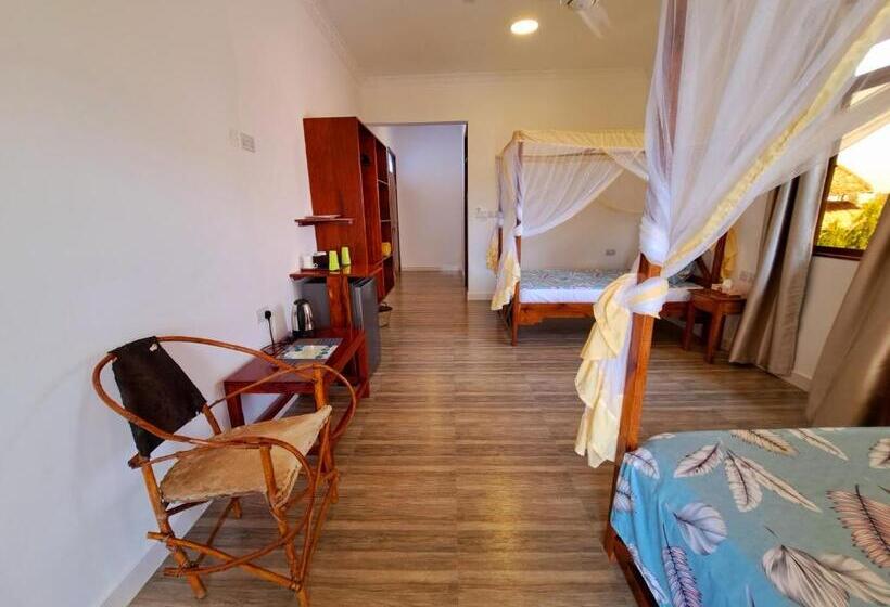 プールビュースタンダードルーム, Mimi Na Wewe Villa