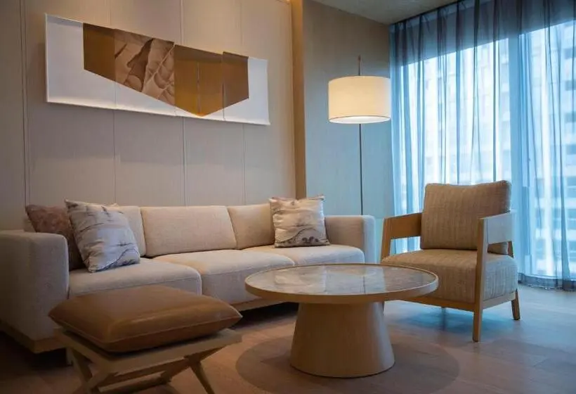 キングサイズベッドのスイートルーム, Hyatt Regency Ningbo Hangzhou Bay
