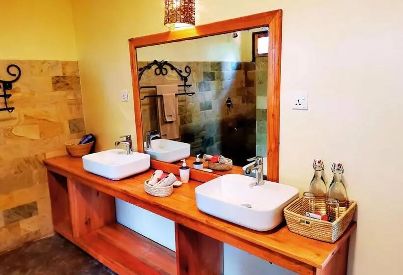 اتاق لوکس با بالکن, Ngorongoro Marera Mountain View Lodge