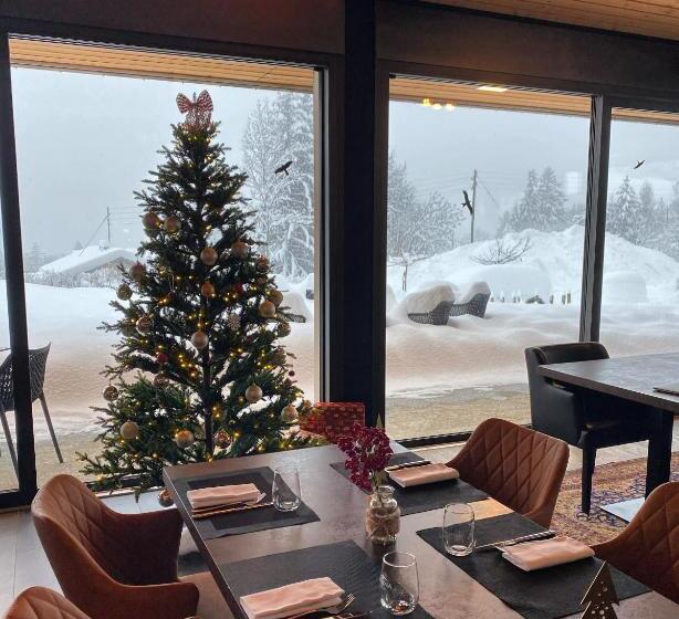 1 Sovrums Stuga, Woodland Village Anzère