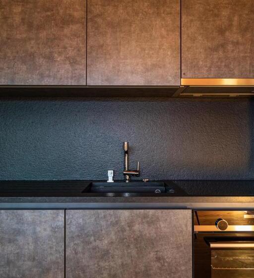 1 Sovrums Superior Stuga, Woodland Village Anzère