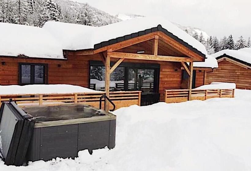 1 Sovrums Superior Stuga, Woodland Village Anzère