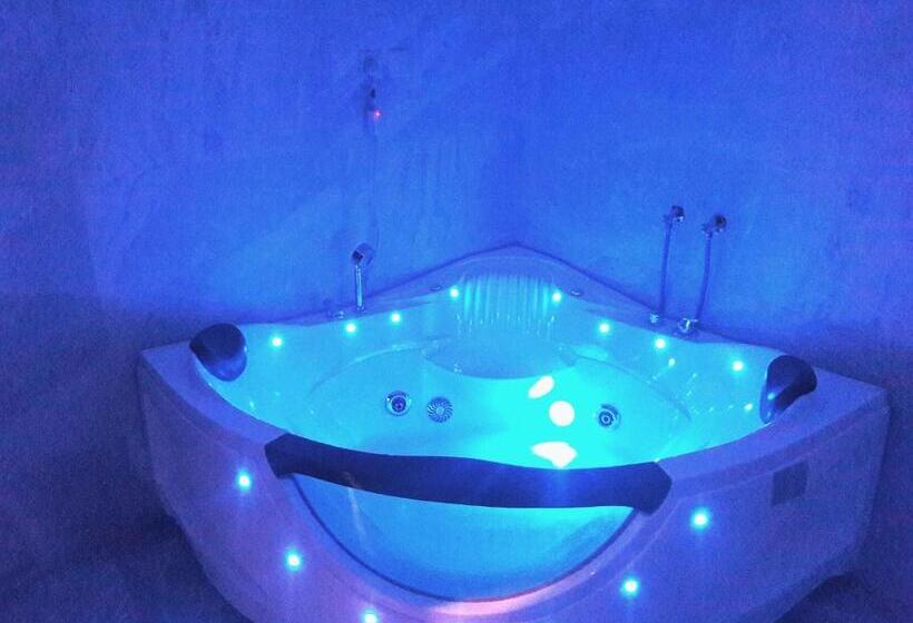 جناح مزود بجاكوزى, ليالي العاذرية للوحدات السكنية