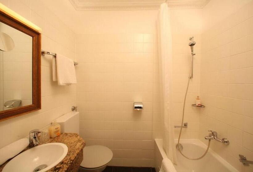 غرفة قياسية ثلاثية, Gästehaus Plönlein Hotel Goldener Hirsch Rothenburg