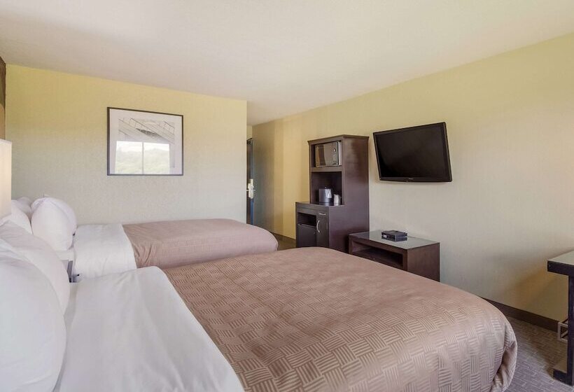 Номер Стандарт 2 Двуспальные Кровати, Clarion Inn
