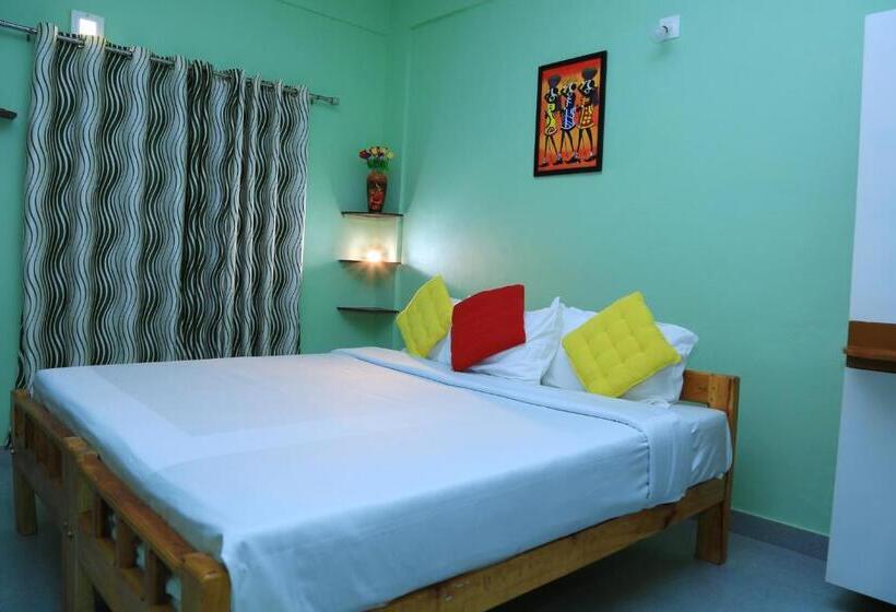 스탠다드 룸 킹사이즈 침대, Gooseberry Family Retreats Wayanad By Karapuzha Resorts