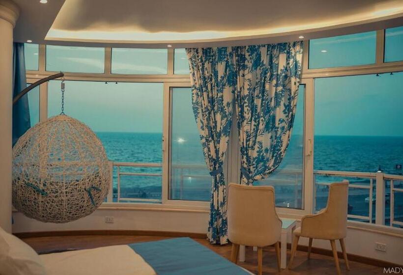 اتاق خانوادگی, Miramar Boutique