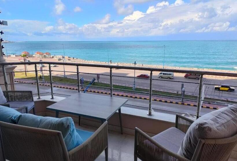 Family flat with sea view, Miramar Boutique