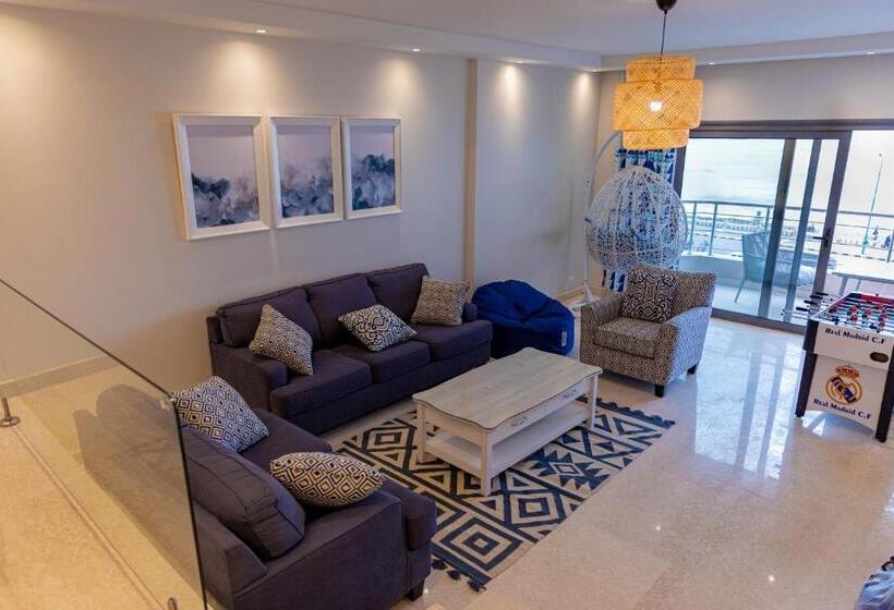 Family flat with sea view, Miramar Boutique