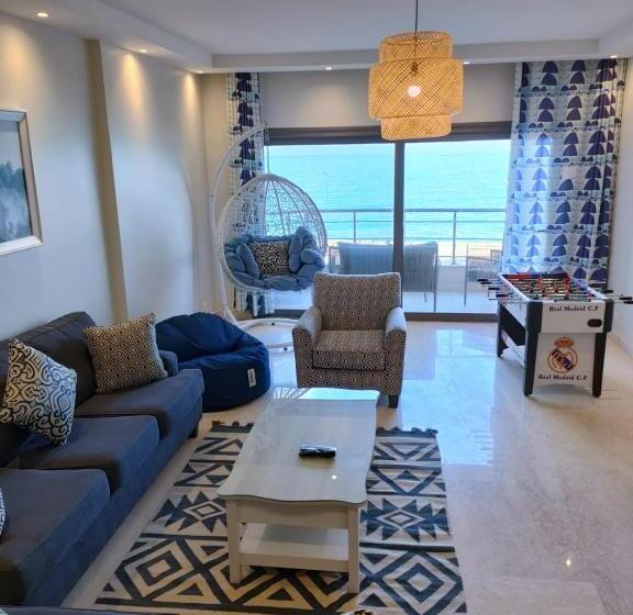 Family flat with sea view, Miramar Boutique
