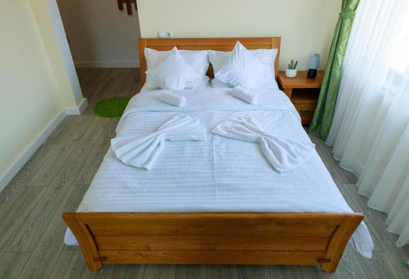 غرفة عائلية, Panna Gusto