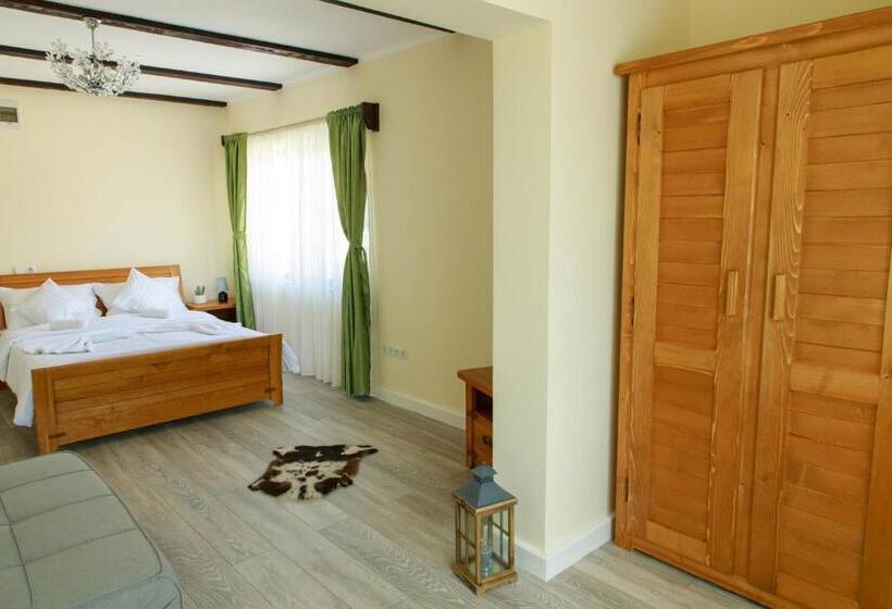 חדר משפחתי, Panna Gusto