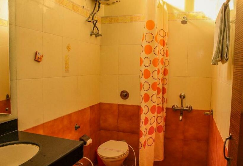 带大床的豪华间, Prayag Inn