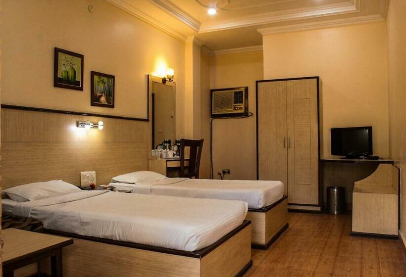 带大床的豪华间, Prayag Inn