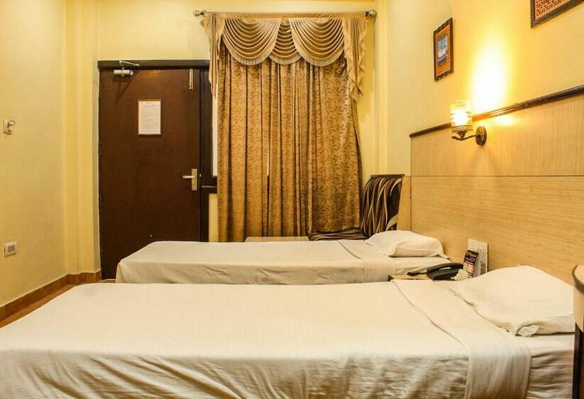 Номер Deluxe Кровать Кинг, Prayag Inn