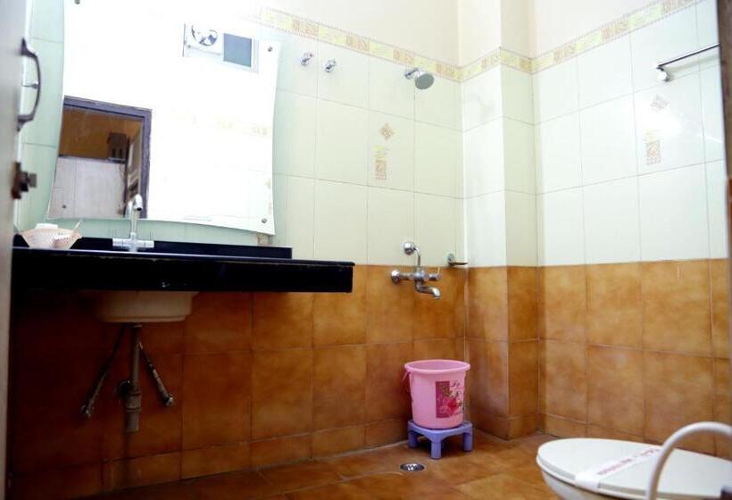 带大床的豪华间, Prayag Inn